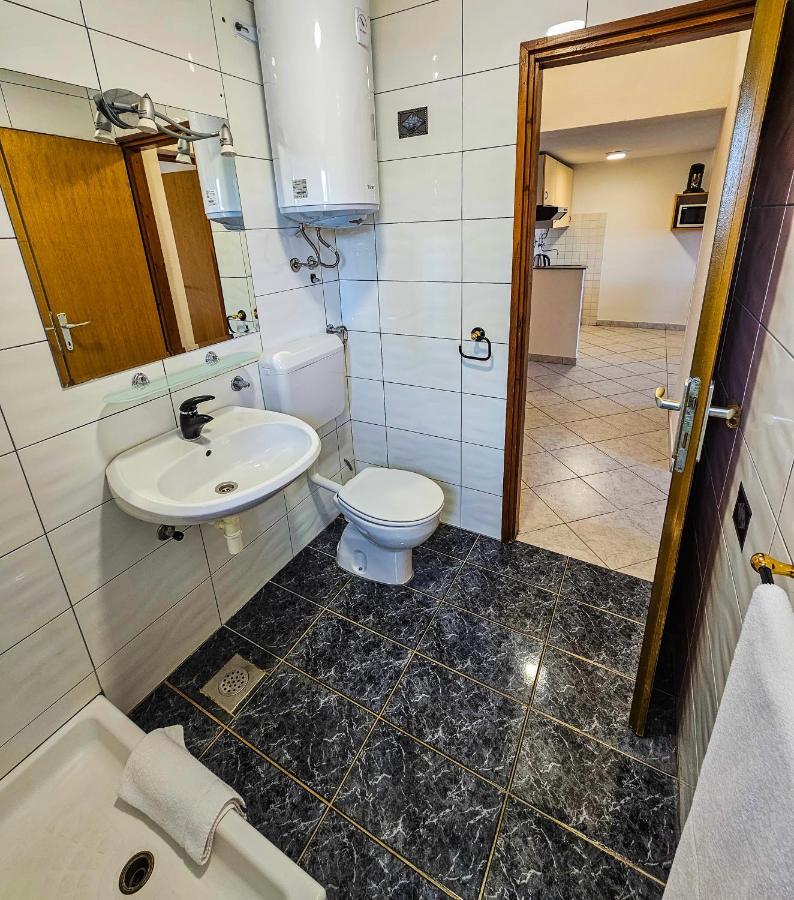 Aenona Sea View Apartments 닌 외부 사진